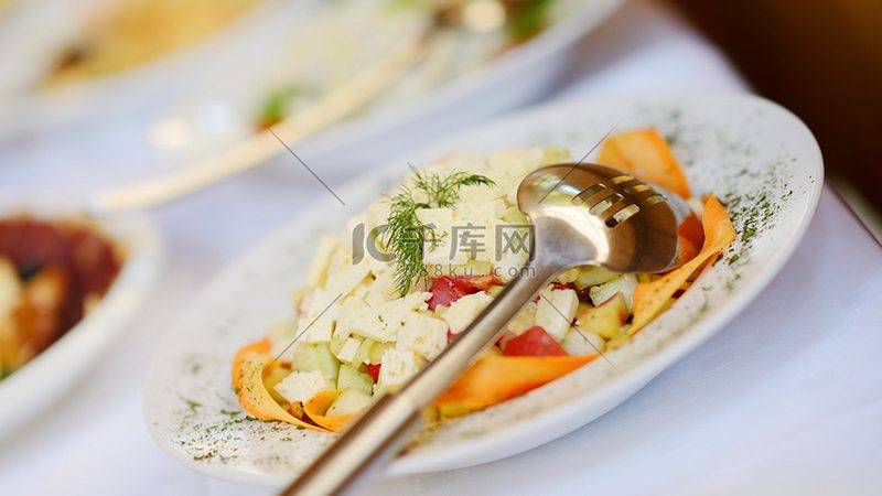 火锅底料批发商开门时间藏着哪些门道
